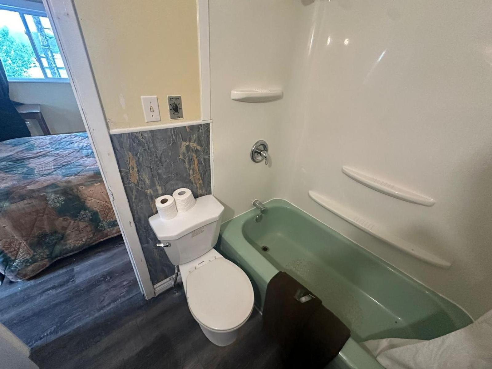 Pine Ridge Motel Timmins Extérieur photo