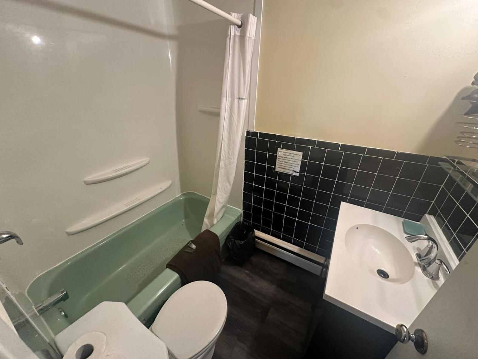 Pine Ridge Motel Timmins Extérieur photo
