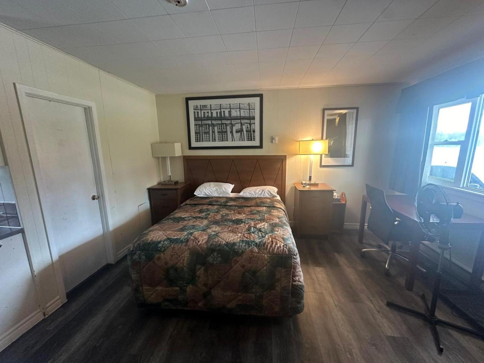 Pine Ridge Motel Timmins Extérieur photo