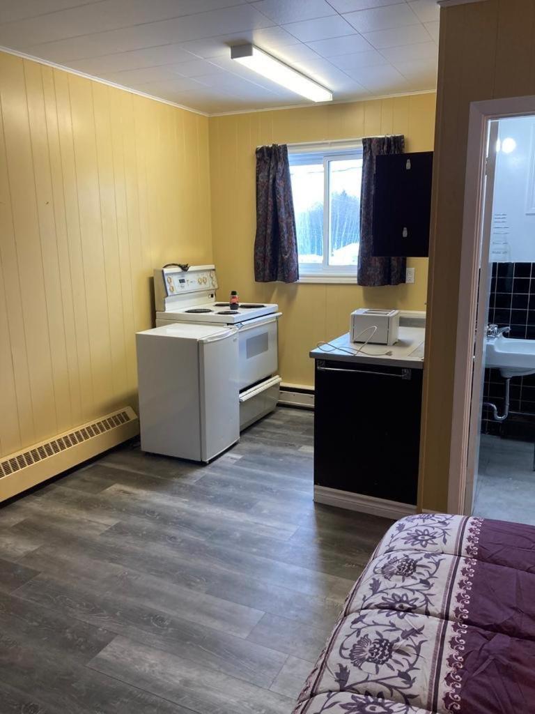 Pine Ridge Motel Timmins Extérieur photo