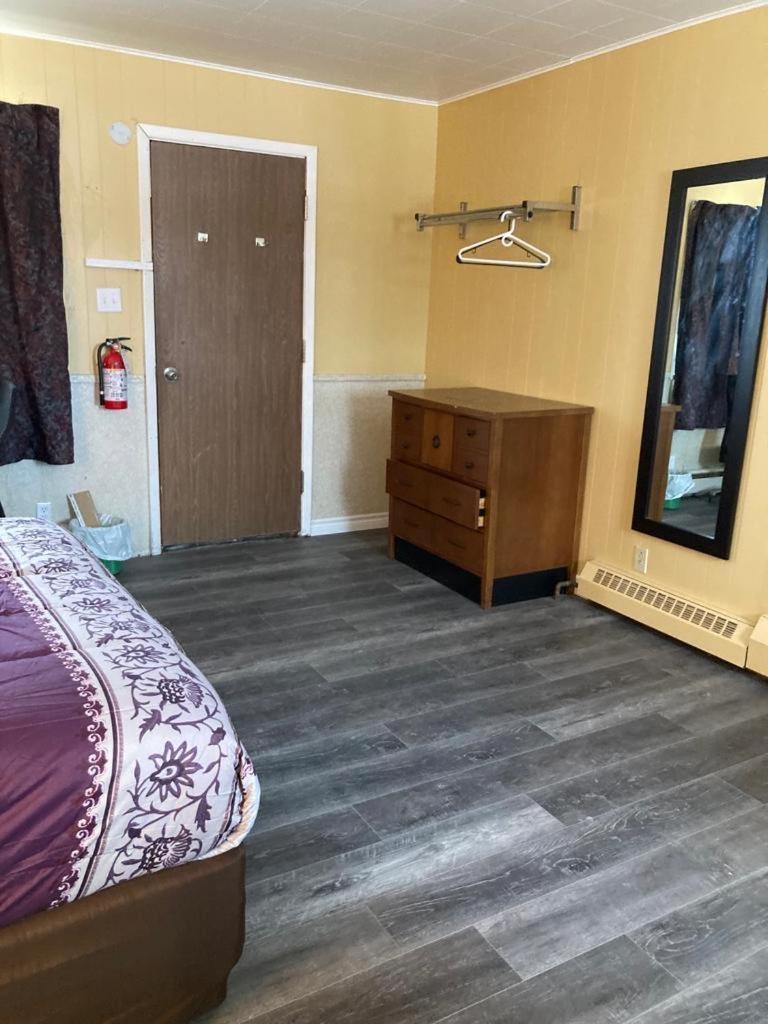 Pine Ridge Motel Timmins Extérieur photo